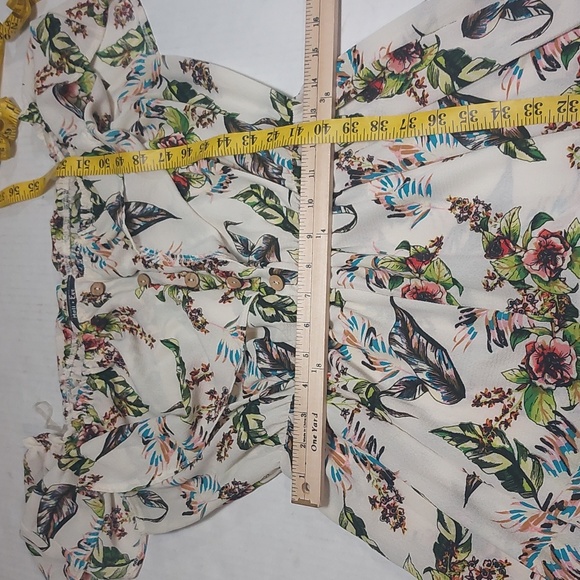 Meli + Eve  jumper with Flowers Designed  Large - Picture 9 of 12